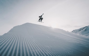 Snowboard, Jumping, Snow, Winter, Clear Sky, Sport Wallpaper