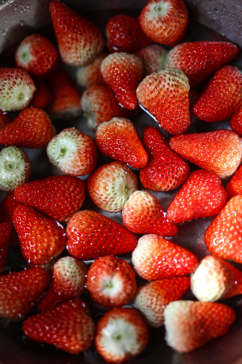 Strawberries, Unripe, Fruits, Food Wallpaper