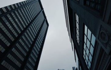 Skyscraper, Worm_s Eye View, Modern Architecture, Dark Weather Wallpaper