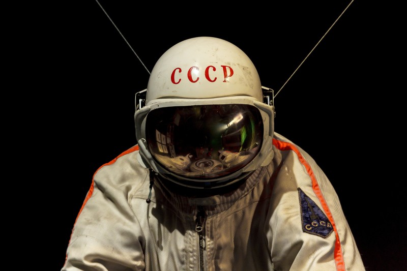 Astronaut, USSR, Yuri Gagarin, Spacesuit, Black Background Wallpaper