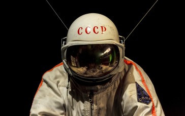 Astronaut, USSR, Yuri Gagarin, Spacesuit, Black Background Wallpaper