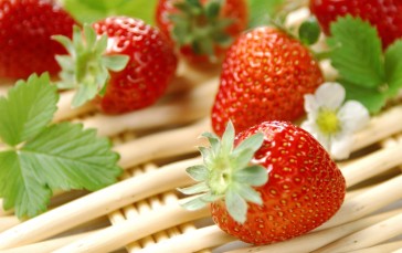 Strawberries, Ripe, Fruits, Close-up Wallpaper
