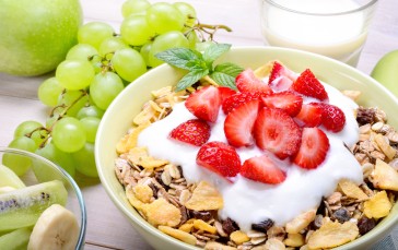 Corn Flakes, Breakfast, Fruits, Grape, Strawberry, Food Wallpaper