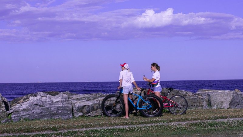 Short Shorts, Sea, Looking Into the Distance, Bicycle Wallpaper