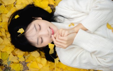 Women, Model, Asian, Fallen Leaves Wallpaper