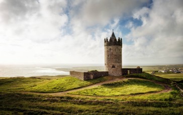 Doonagore Castle, Ireland, Castle, Clouds Wallpaper