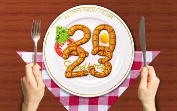2023 (year), New Year, Sausage, Food, Hands, POV Wallpaper