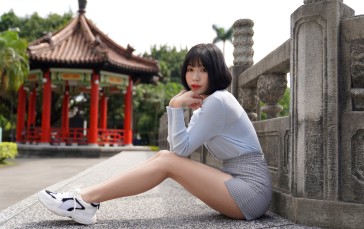 Asian, Model, Women, Dark Hair, Sitting Wallpaper