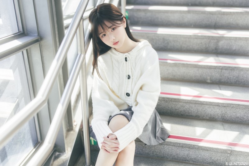 Ru Lin, Women, Brunette, Sweater Wallpaper