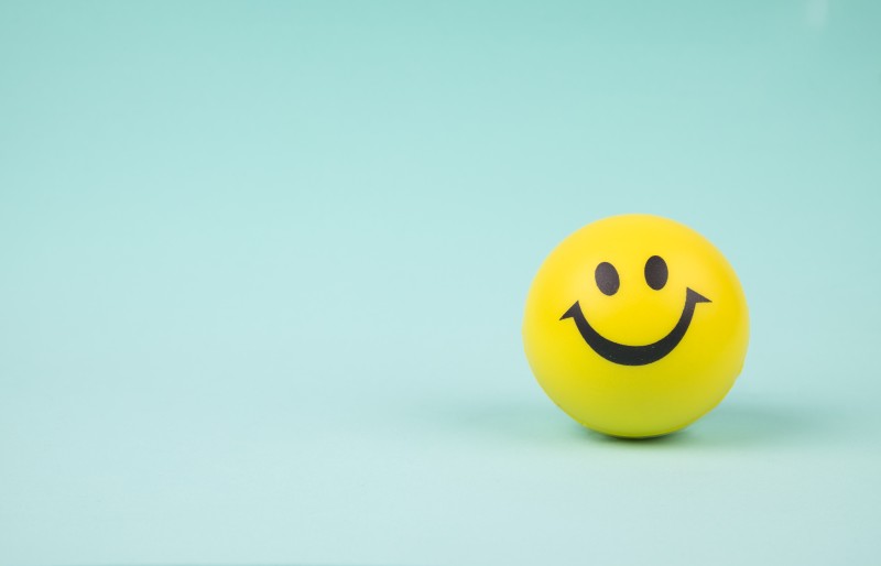 Happy, Simple Background, Smiling, Blue Background, Ball, Minimalism Wallpaper