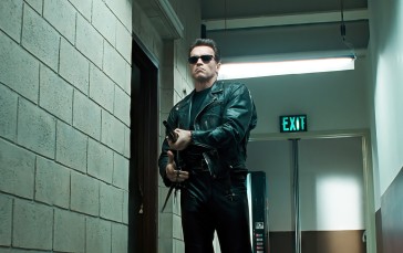 Terminator 2, Arnold Schwarzenegger, Hallway, T-800 Wallpaper