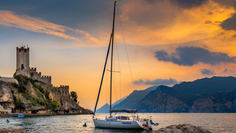Italy, Lake Garda, Boat, Sunset Wallpaper