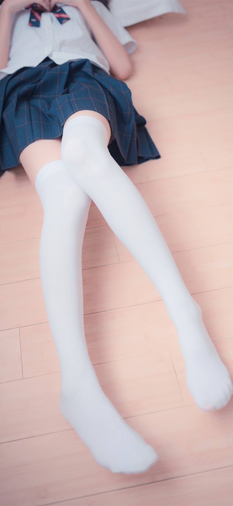 White Stockings, School Uniform, Schoolgirl, Stockings, Lying on Back Wallpaper