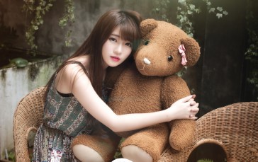 Model, Asian, Stuffed Animal, Looking at Viewer Wallpaper