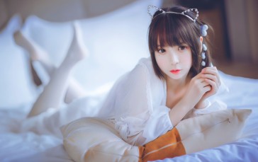 Women, Model, Asian, in Bed, White Clothing Wallpaper