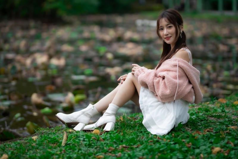 Asian, Model, Women, Long Hair, Sitting Wallpaper