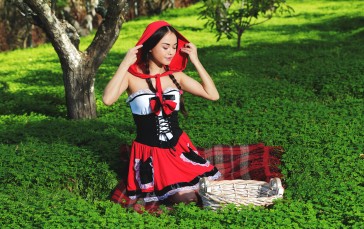 Li Moon, Little Red Riding Hood, Nature, Green Wallpaper