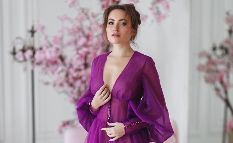 Model, Red Lipstick, Purple Dress, Standing Wallpaper