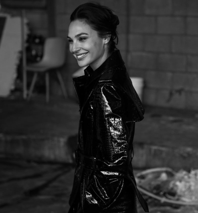 Gal Gadot, Celebrity, Actress, Monochrome, Trench Coat, Leather Coat Wallpaper